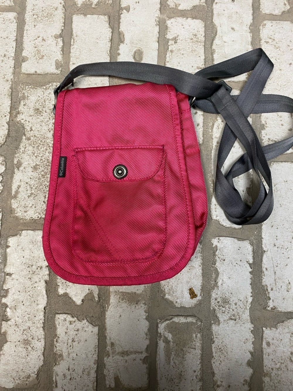 Columbia Magenta Messenger Crossbody with Gray Strap